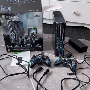 360 Halo 4 Limited Edition Console Bundle - Black/Blue w/ box